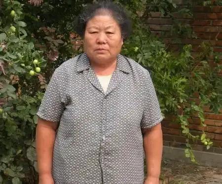 老了都会变成这样吗？你能接受吗？
五六十岁的大妈为什么都是臃肿的身材，宽松的衣服