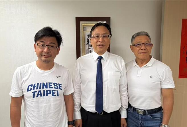 中国国民党即将宣布征召考纪会前主委、律师魏平政之际，台湾民众党前主委蔡壁如发声争