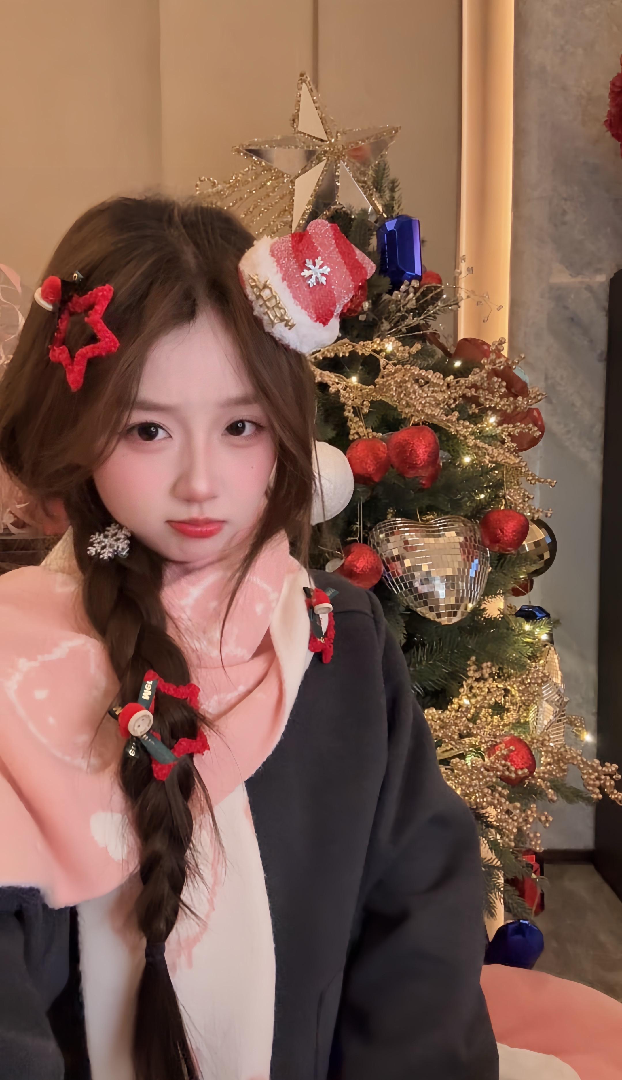 ¨ ·.· ¨: `· . 聖誕結 ꔫ