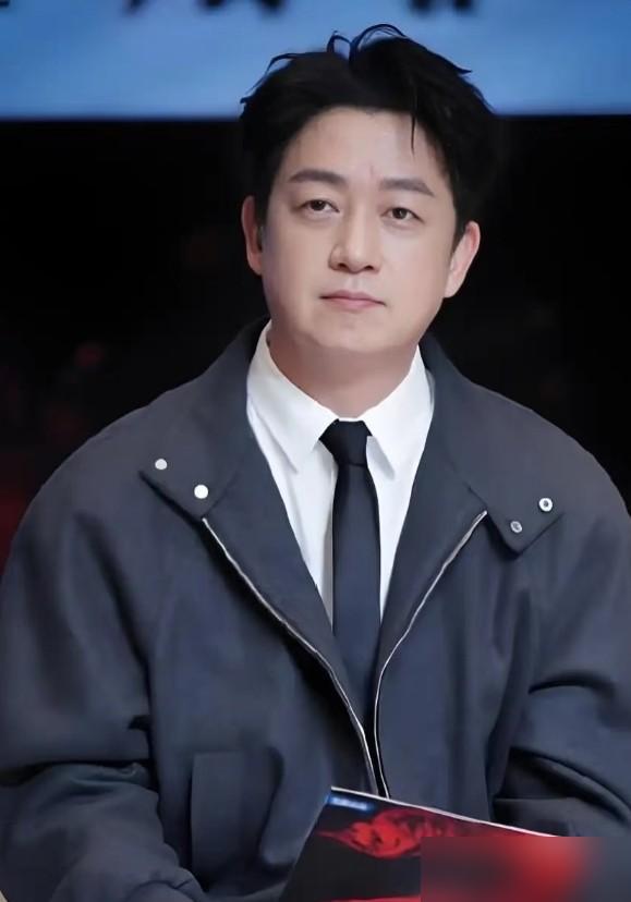 潘粤明苦等十年！17岁儿子顶顶搬进家门，亲妈董洁亲口认了当年蠢事！
你还记得潘粤