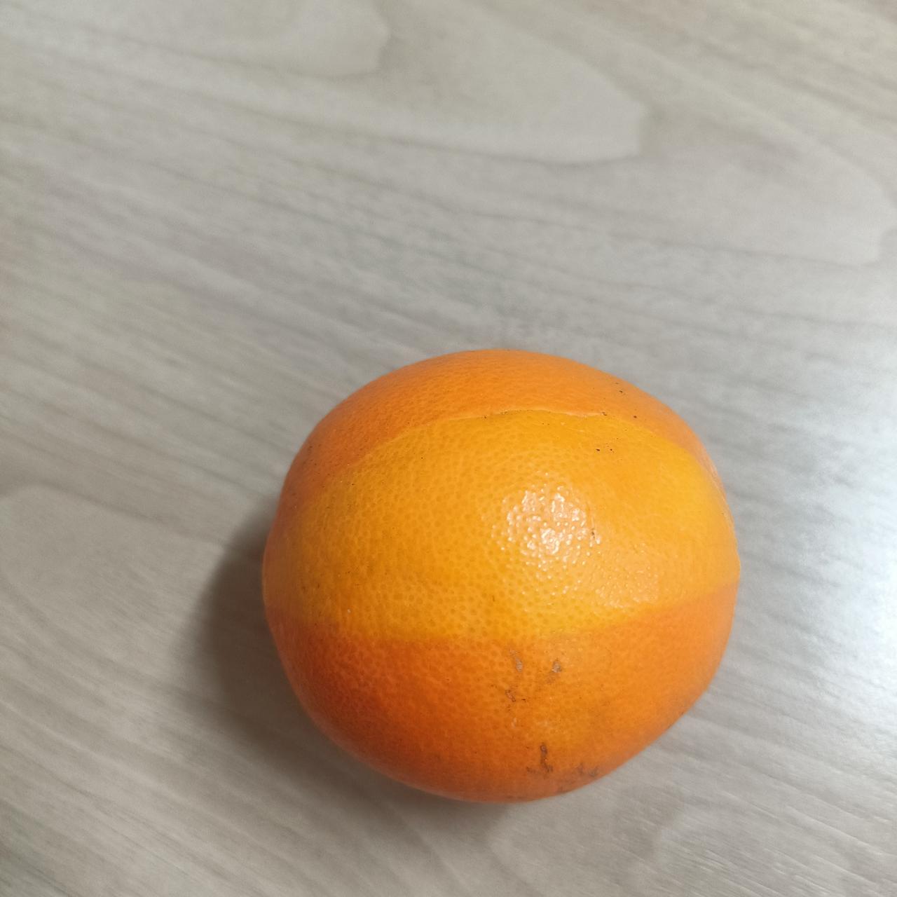 这个橙子，当初是被偷吃了一块又愈合了吗[泣不成声]