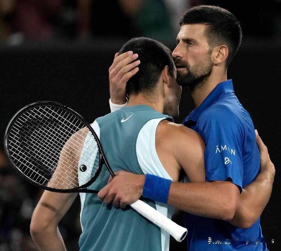 卡洛斯·阿尔卡拉斯谈诺瓦克·德约科维奇：

“我们都知道诺瓦克作为网球运动员的成