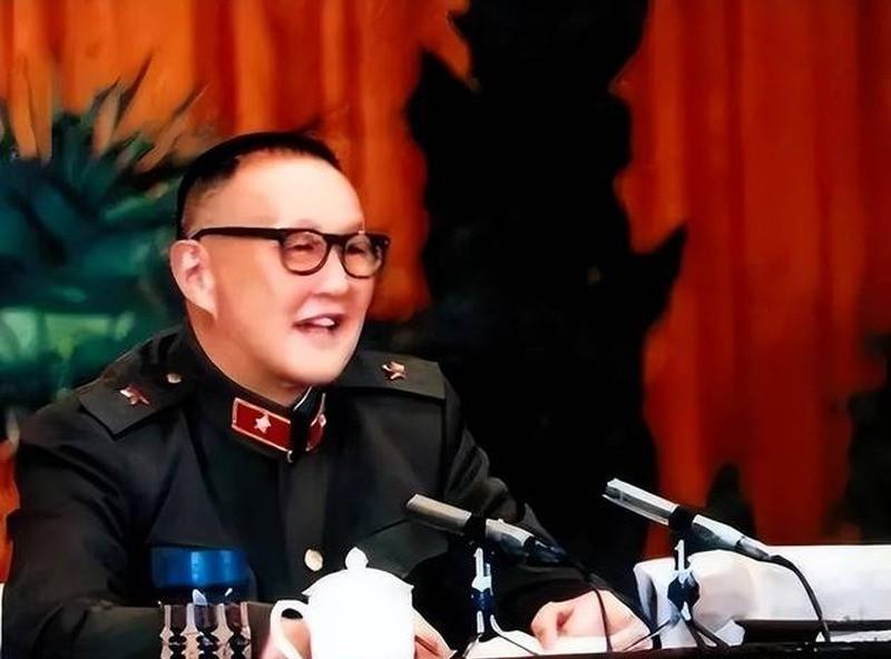 洪学智先说明宽待政策，随后与被俘美军官兵谈起志愿军打法。

1951年1月,第三