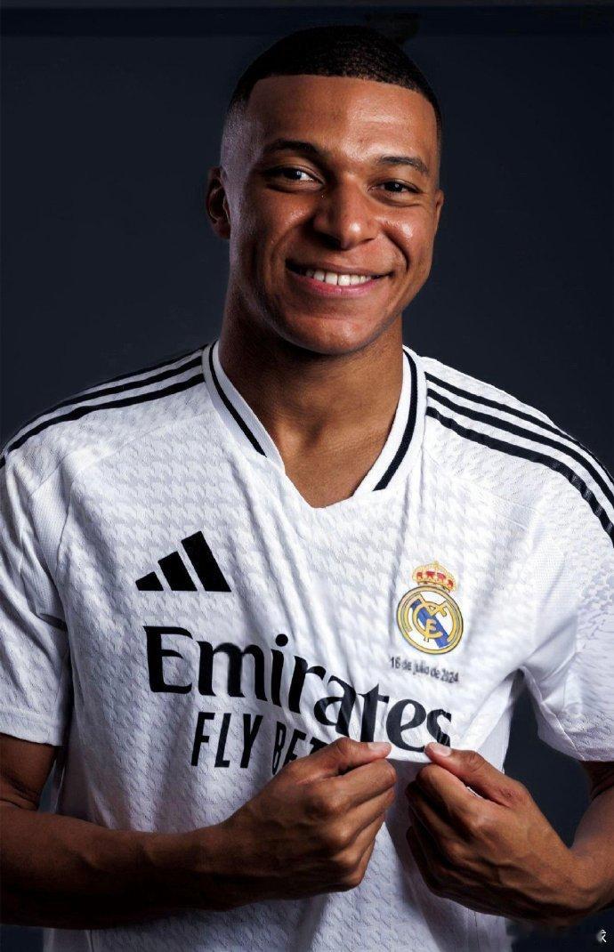 姆巴佩膝伤持续反复，法国队不满皇马处理，3月国家队前景堪忧据西班牙零点电台报道，