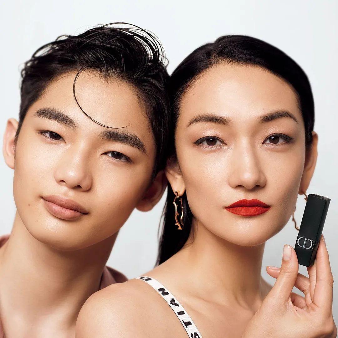 41岁的日本女模特富永爱（Ai Tominaga）的儿子富永章胤（Akitsug