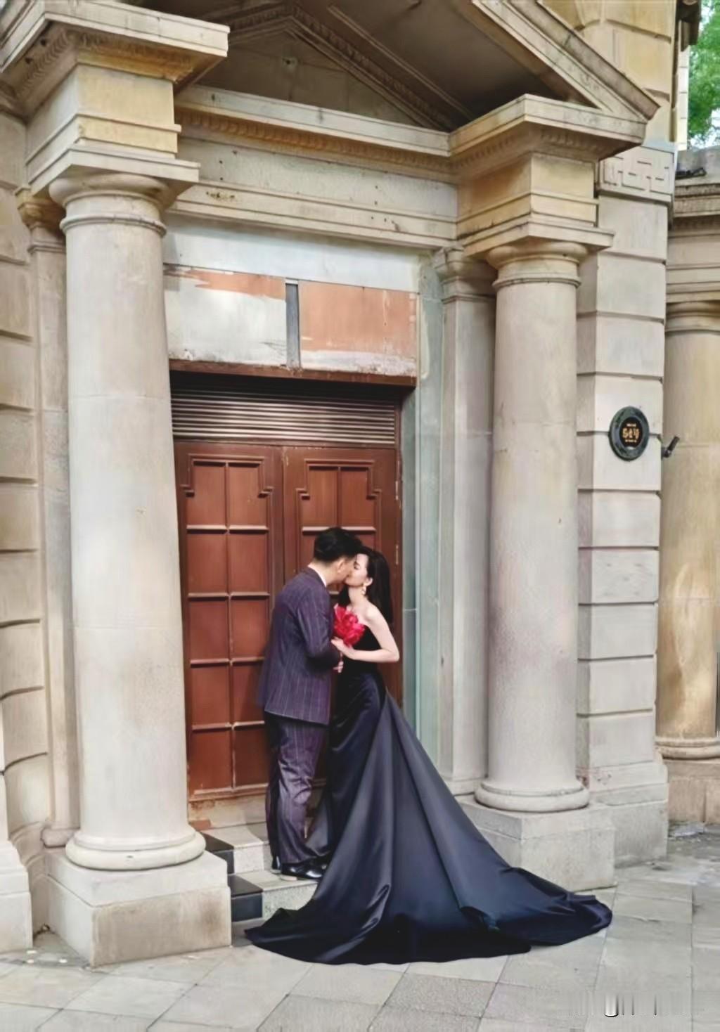 热门拍照打卡地——广州沙
面岛(免费)
交通:  (仅供参考)
1.乘坐广州地铁