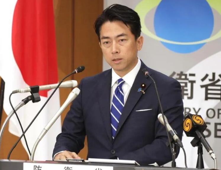 不搭理，日本隔空喊话中国。当地时间7月17日，日本防长小泉进次郎在接受右翼评论员