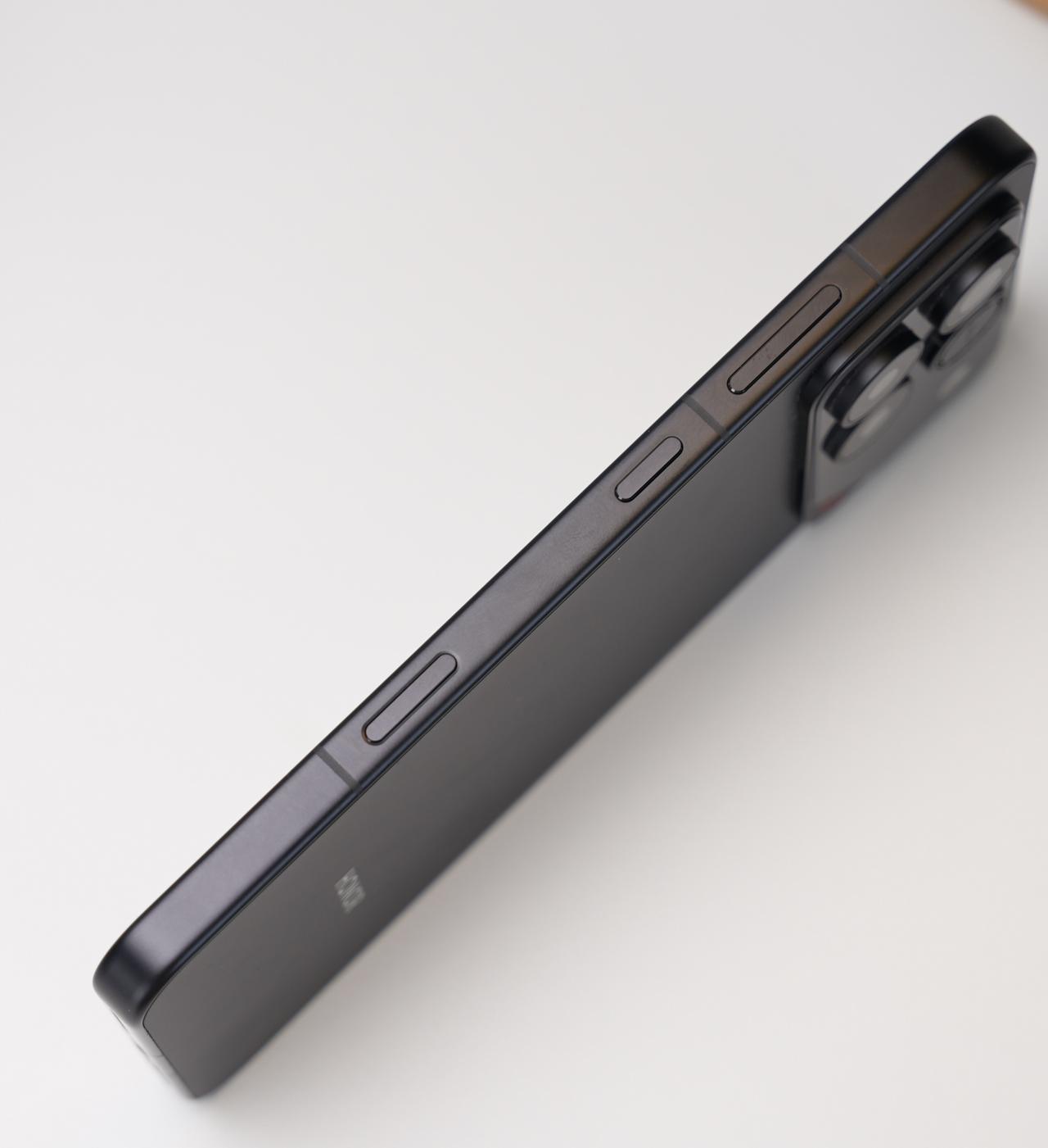 荣耀WIN的出现对专业电竞手机影响最大，大电池高性能打进市场，还给了散热风扇，都