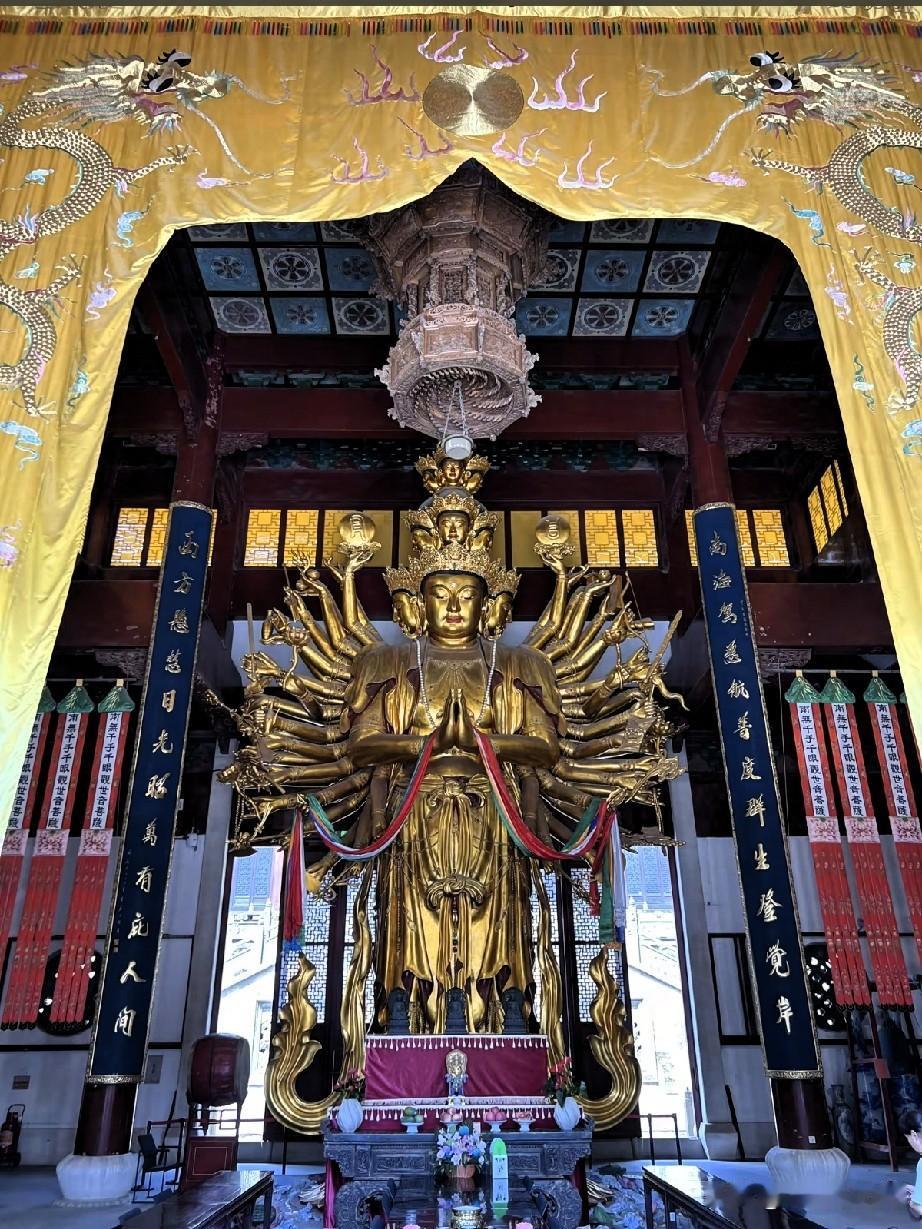 杭州中天竺法净禅寺｜一尊震撼人心的千手鎏金观音
 
来过灵隐人山人海，却很少有人