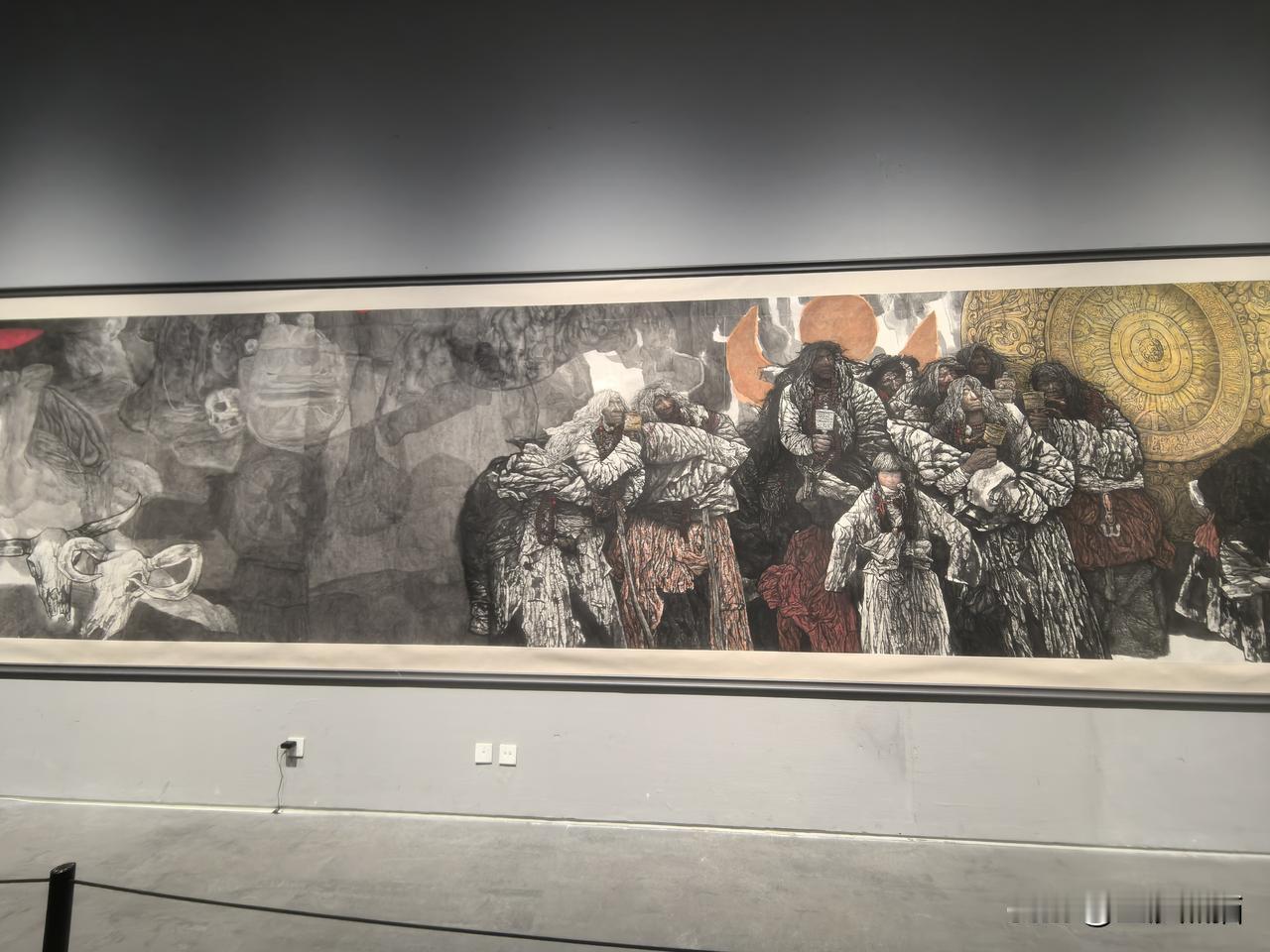 整个展厅一幅画，《走出巴颜喀拉》，李伯安十年生命绝唱。
正在四川省美术馆一楼展出