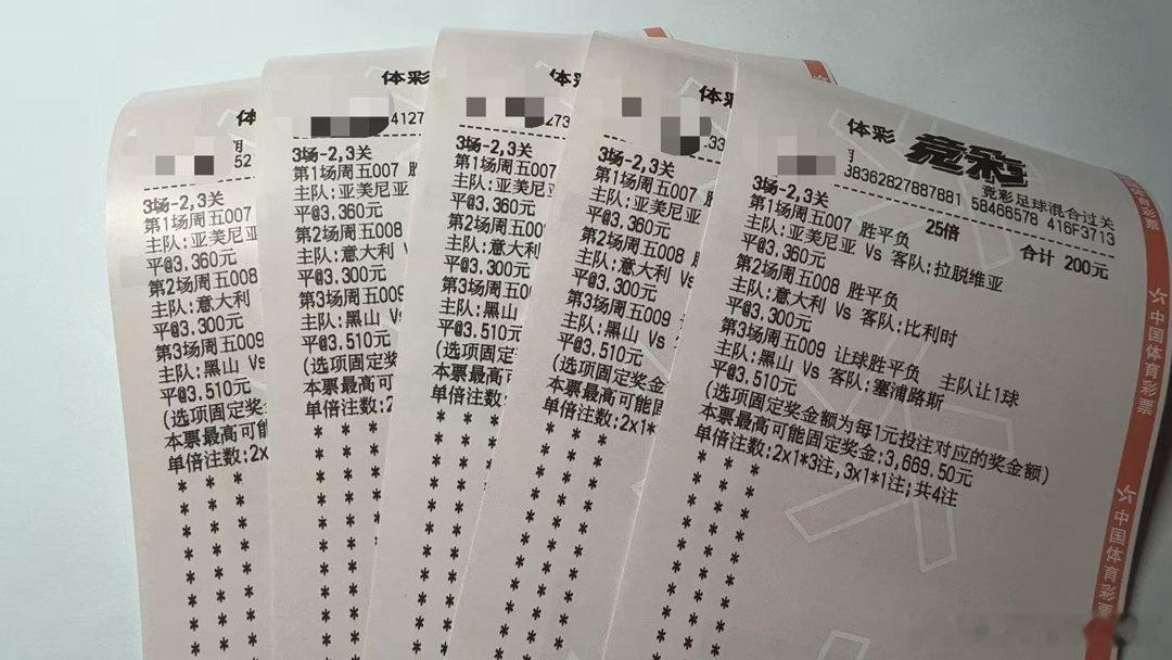 月饼摆好，家人齐坐，喜喜庆庆的中秋团圆日正式开启啦！祝各位朋友中秋假期轻松愉快，