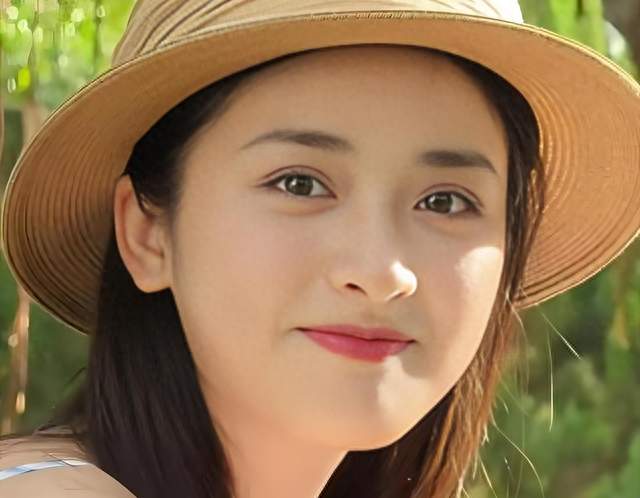 沈月——笑容甜美 眼神清澈
