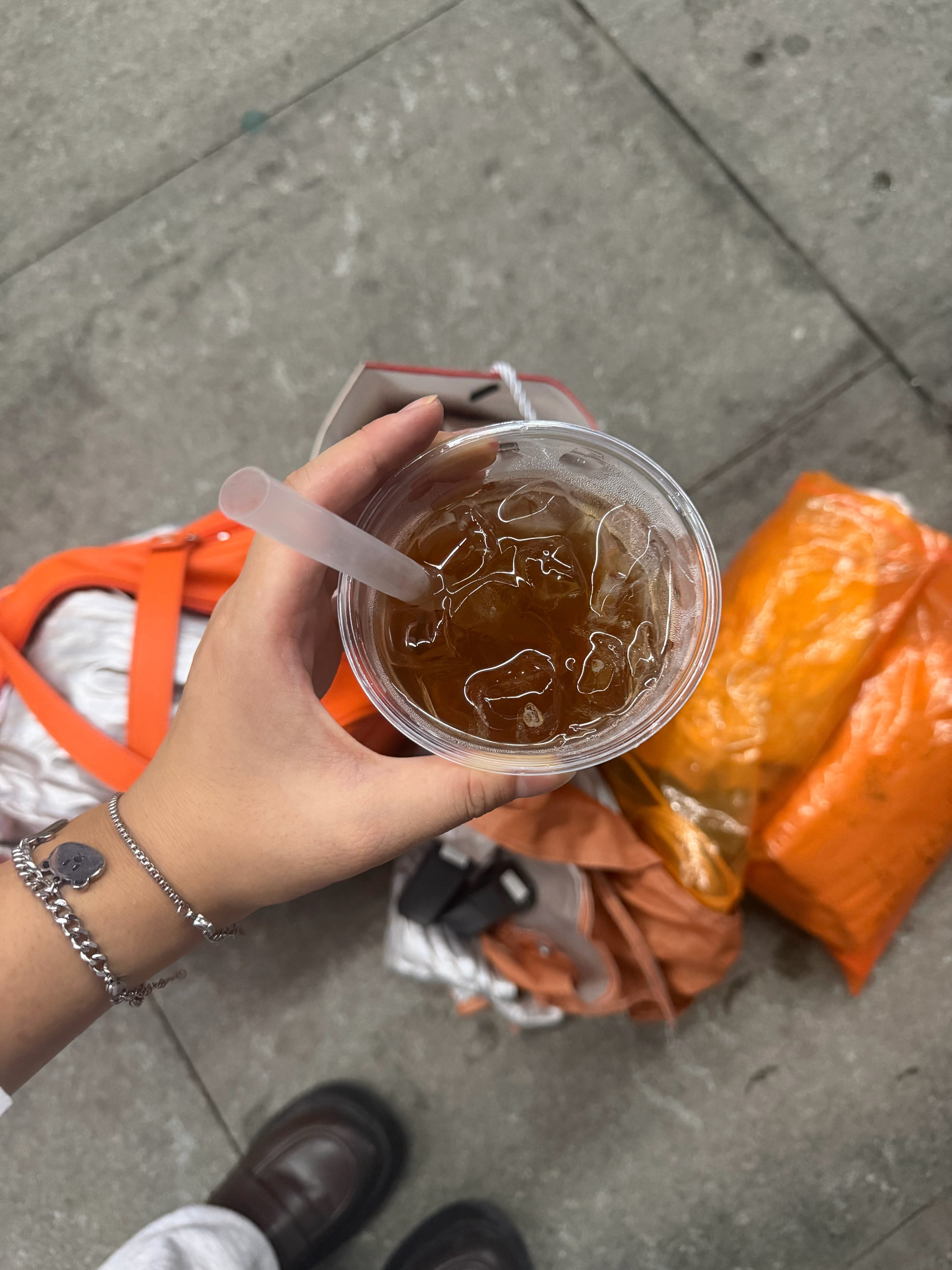 我真的累懵了嗓子也劈了在门口收物资的时候一个鸡毛给我送了水[苦涩] ​​​