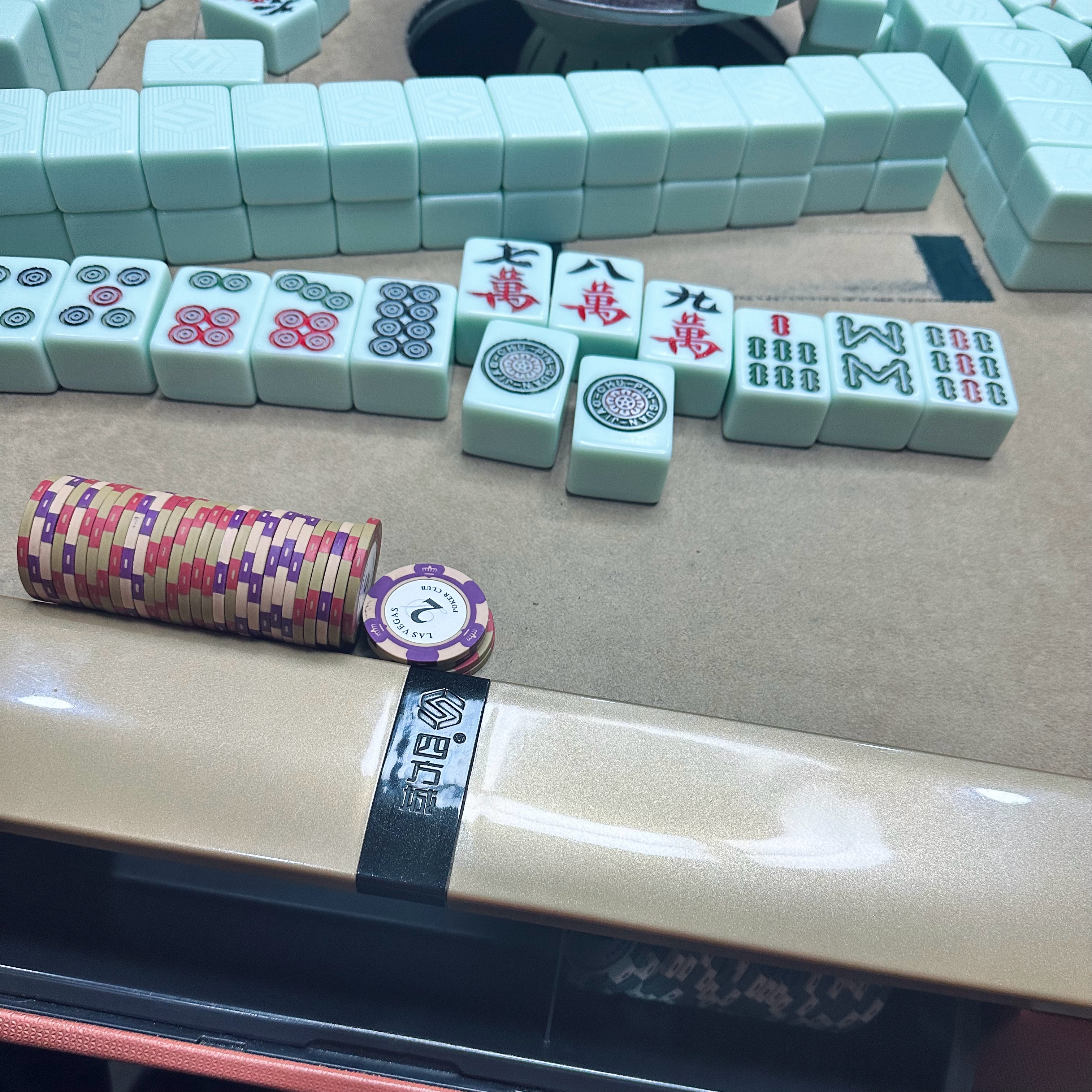 赢了 回家 最后一圈自摸吊一筒！ ​​​