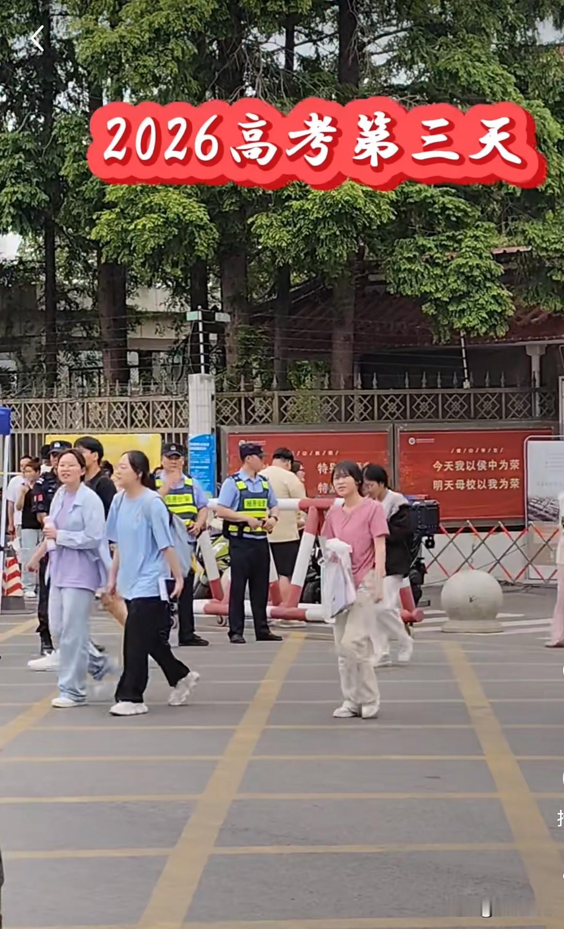 上了高中你才会发现：
1、知识点多，难度大，进度快，时间紧，压力大，这些你都得扛
