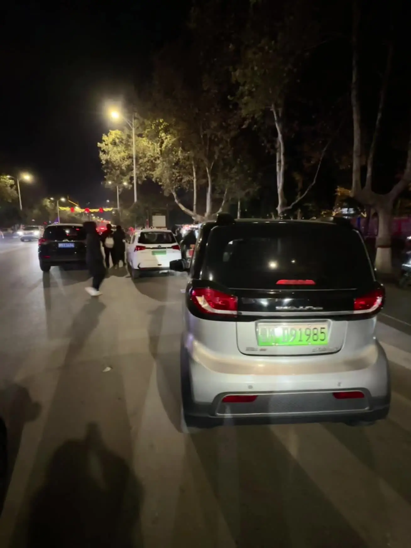 一起上学好不好 一起吃早晨热乎乎的蒸饺好不好 一起在上学的路上跑步比赛...