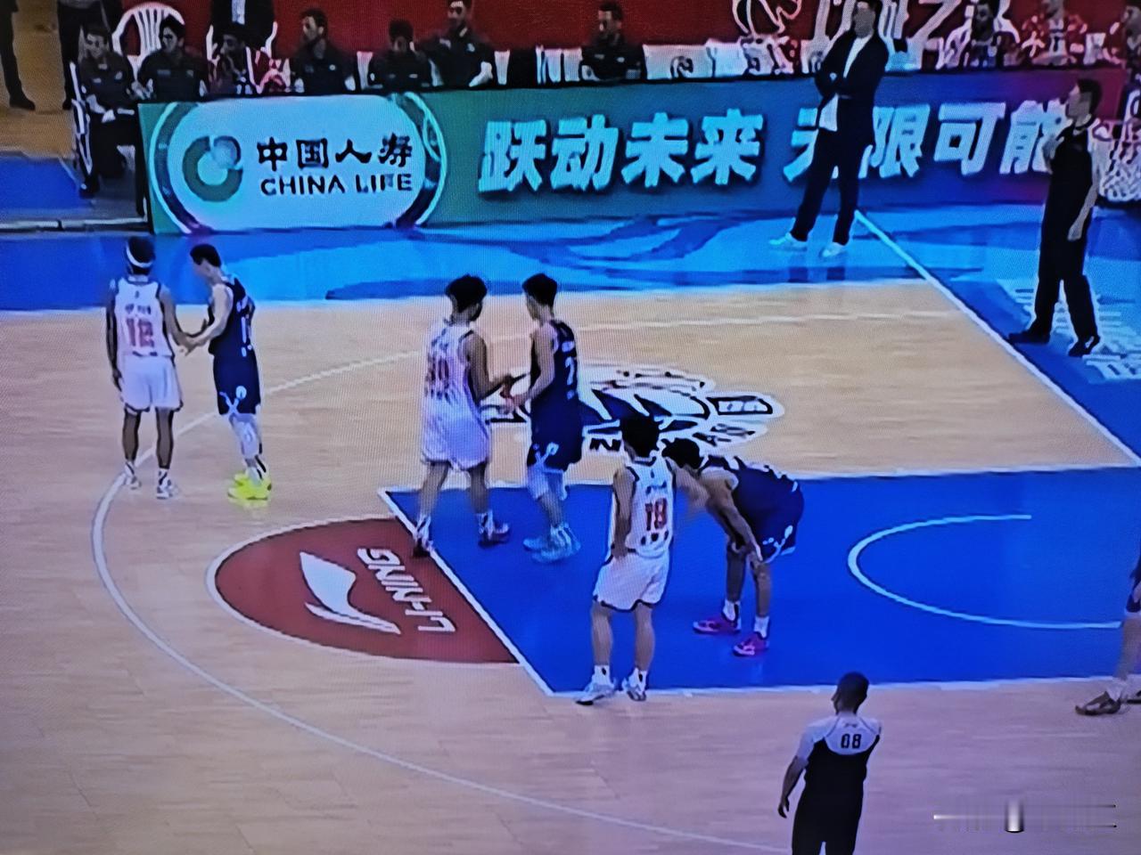 新疆伊力特队84:94败给青岛崂山啤酒队，宣告本赛季结束 

    4月24日