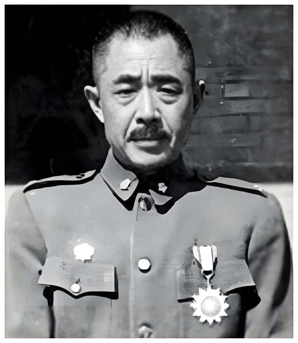 陈明仁将军自传  长沙大火幸运躲过一劫


我离开武宁之后，回到汉口，何应钦又决