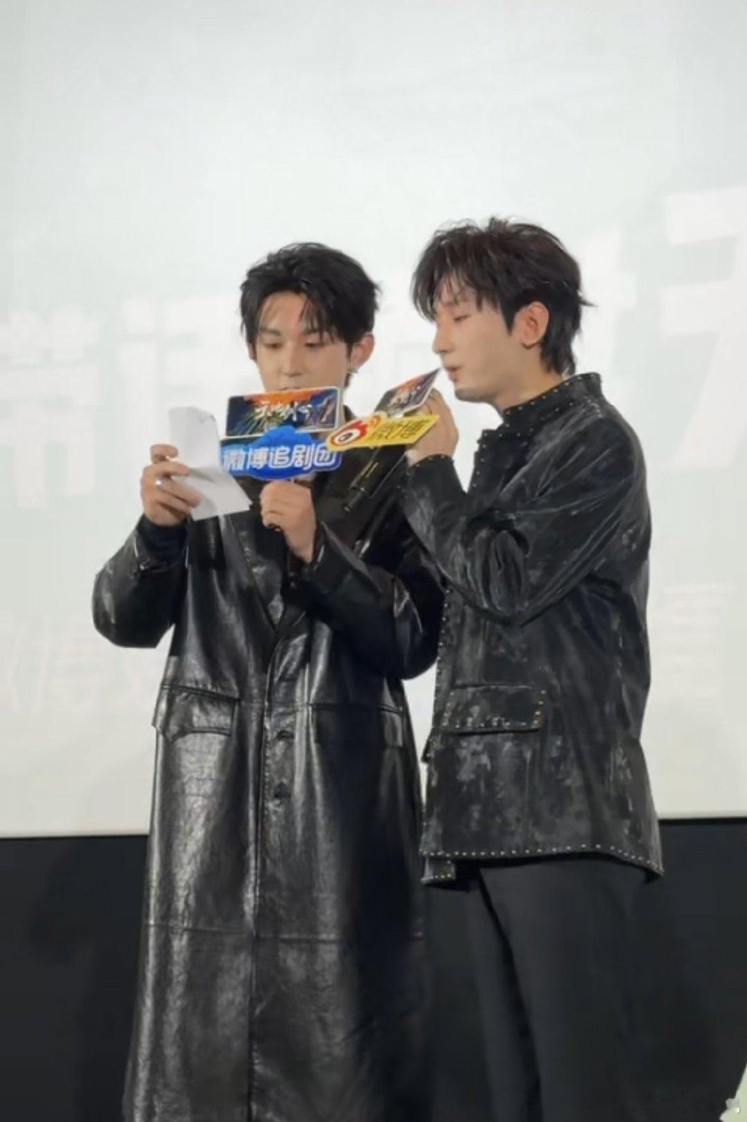 成毅郭俊辰合唱 超爱兄弟俩互动！成毅开口自带王权富贵感，郭俊辰声音意外适配，温柔