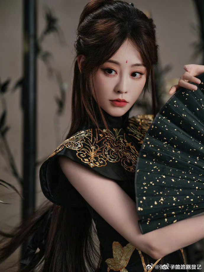 祝绪丹上大号了祝绪丹时隔7年重回峨眉派峨眉掌门祝绪丹归位。时隔七年再回峨眉。周芷