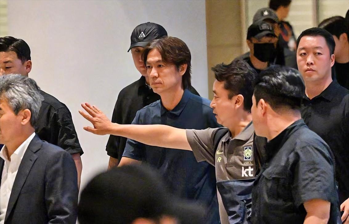 大消息！韩国警方突袭搜查足协！韩国警方向外界承认，对韩国足协总部进行了突袭搜查，