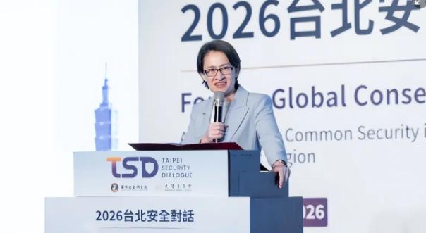萧美琴吓坏了！ 15 日清晨坐华航回台湾，宁可向南走远路，也要绕开大陆上空，路过