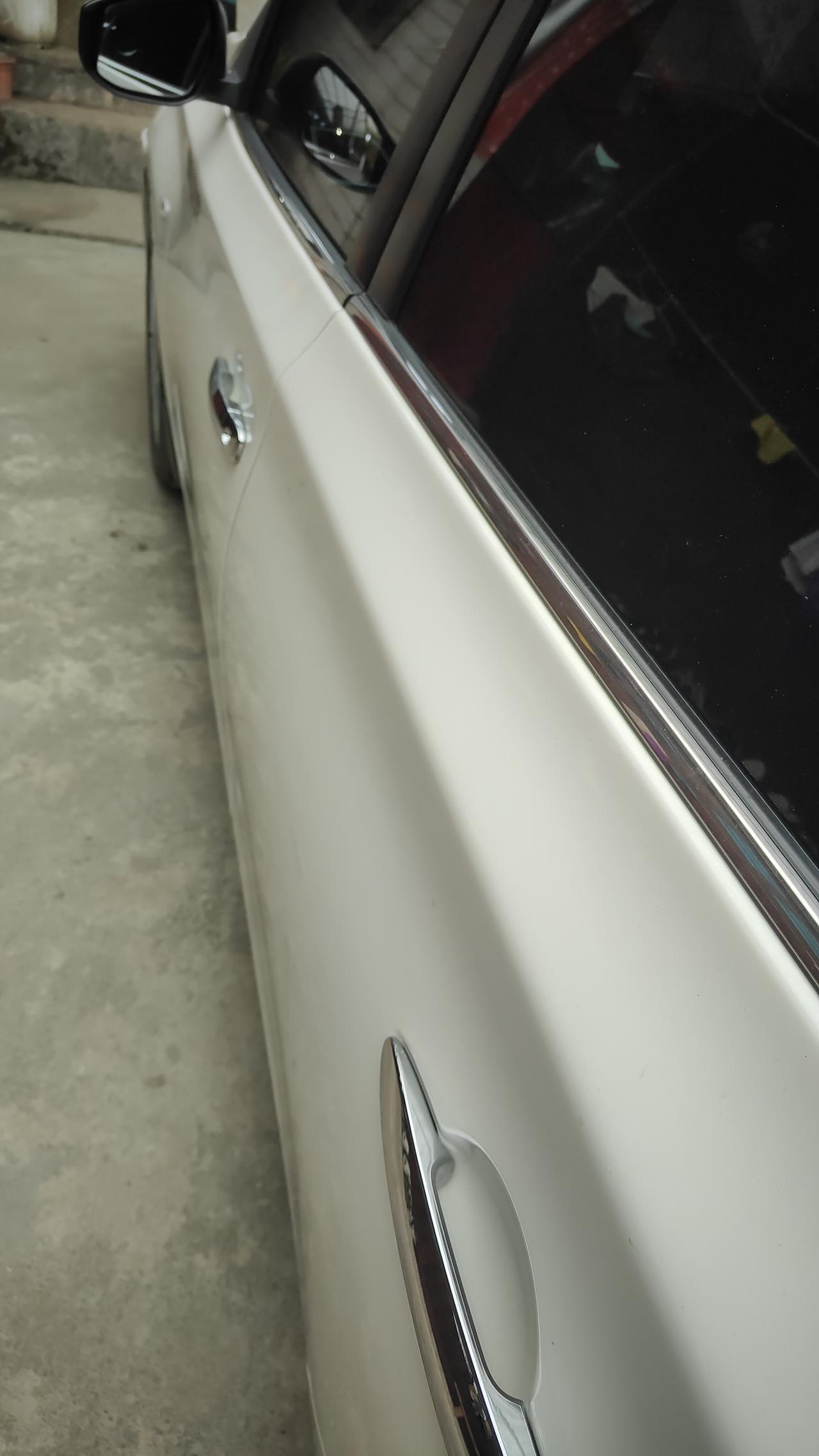 设计这条线的目的是什么？
是不是为了降低风阻啊？