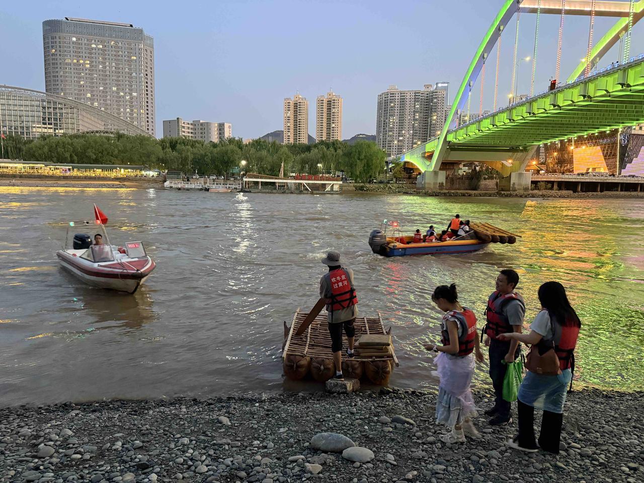 兰州近两年旅游热度持续攀升，成功从西北传统“过境驿站”转型为全国性文旅热点城市。
