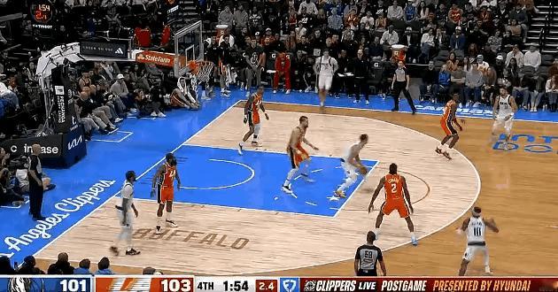 汤神再次佛光普照全场。
这种0.5秒的压哨都能中，这样的状态还能继续保持住，那就