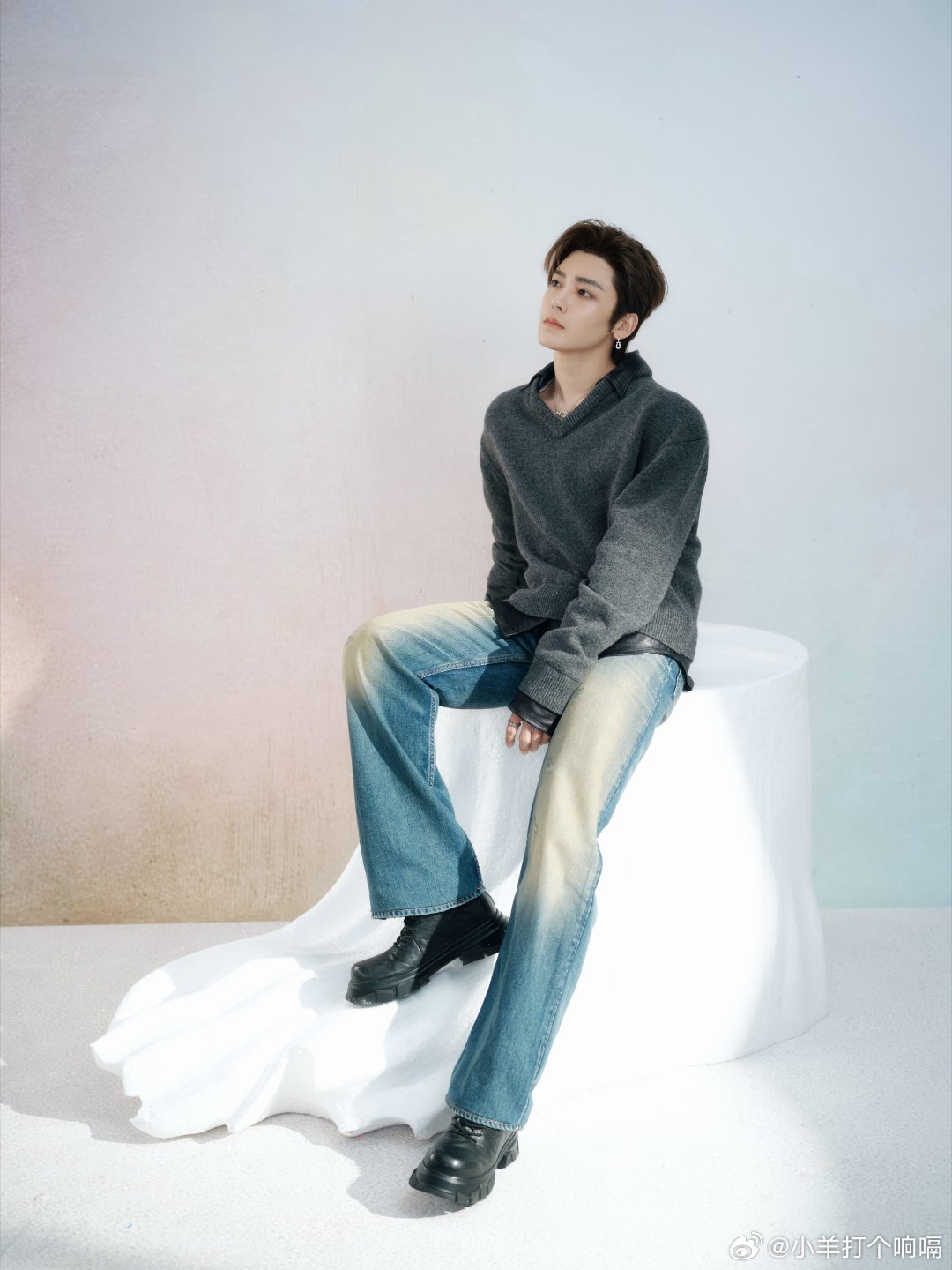 侯明昊侯明昊这张脸真是老天爷追着喂饭吃！生图怼脸都挑不出毛病，这建模脸和冷白皮，