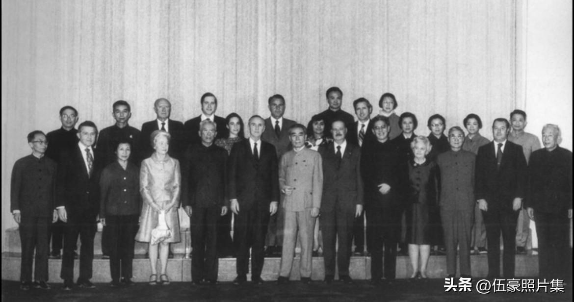 1972年4月20日，北京人民大会堂，国务院总理周恩来会见了由美国参议院民主党领