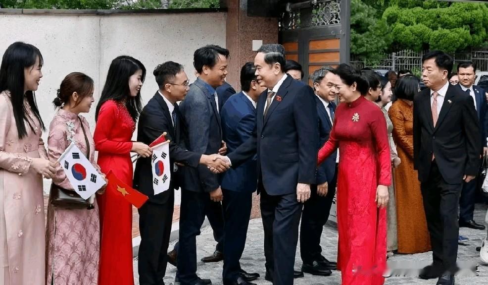 蒙古国地理位置世界其他国家都知道具有独特性，可是他们总是频繁的去和蒙古国会晤。