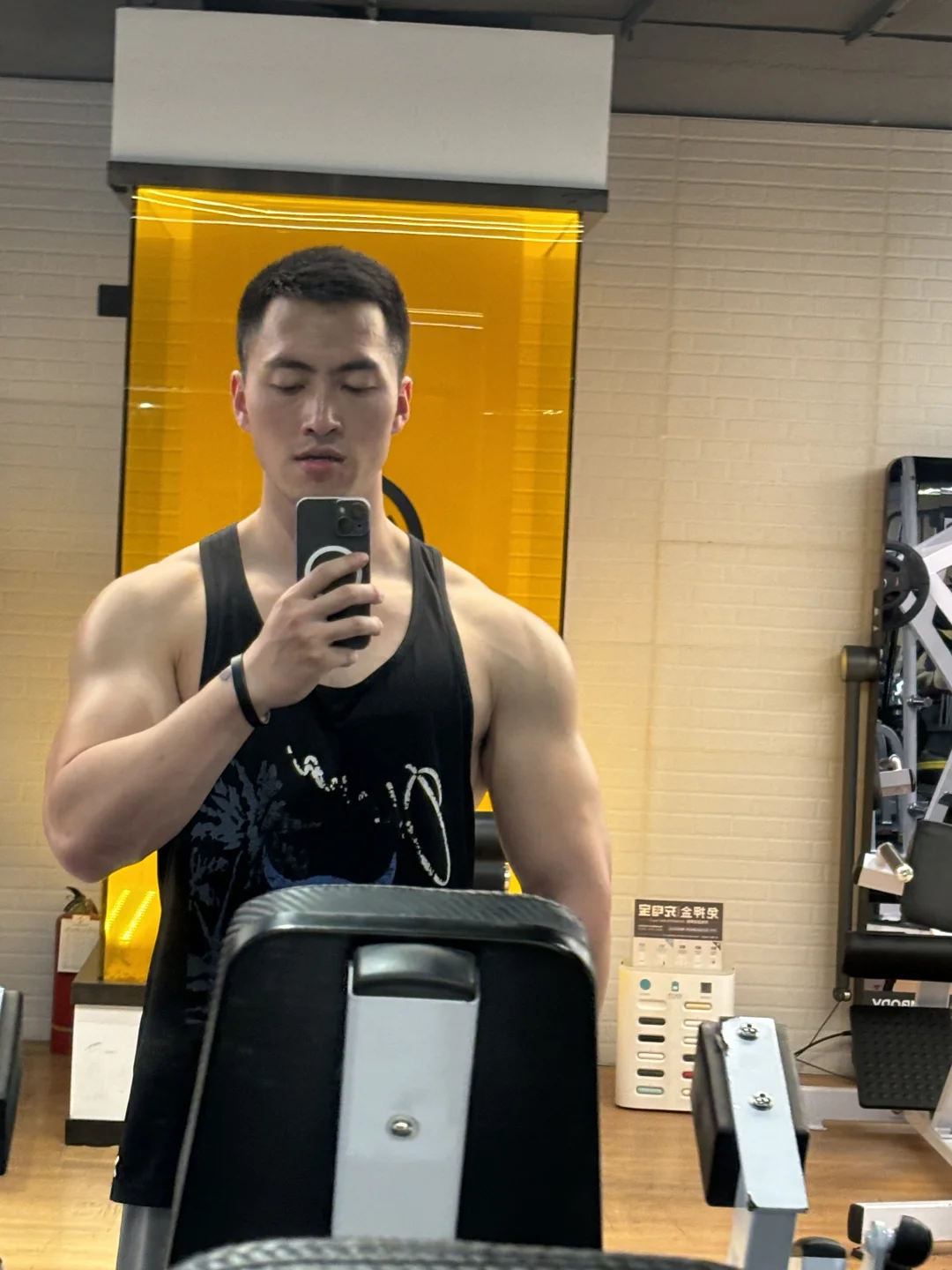 谁能拒绝一个大粗胳膊