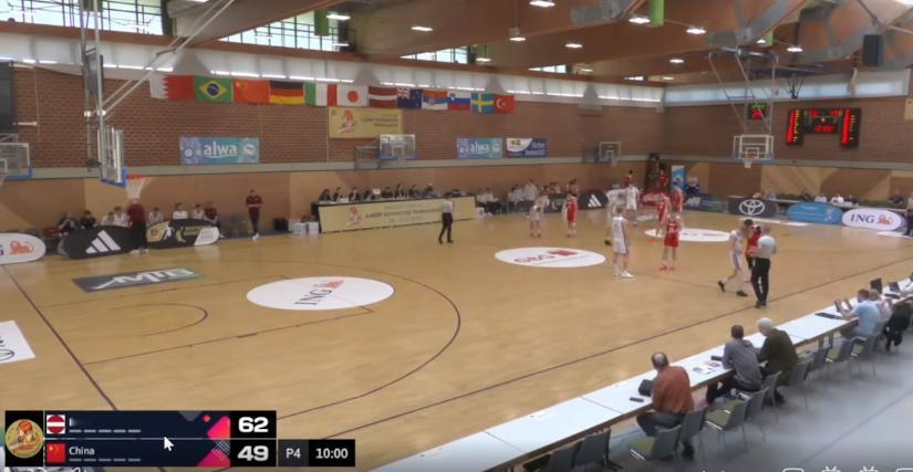 陈昱休，我知道为啥教练喜欢他了。这小孩虽然有时候在场上失误爆炸，容易迷失。但是他