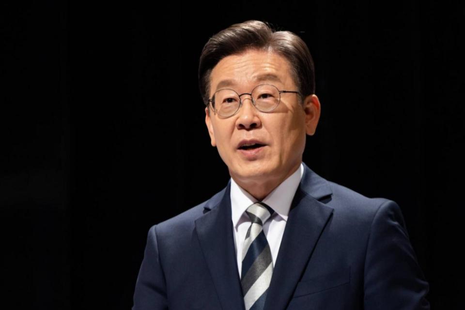 李在明想借道朝鲜，让高铁直通北京。这事光听着就知道有多难。
 
8月5号，韩国统