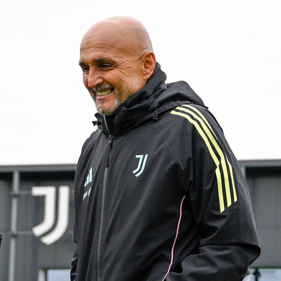 都灵体育报：斯帕莱蒂已开始在尤文图斯实施一套详细的定位球训练计划，简称“斯式战法