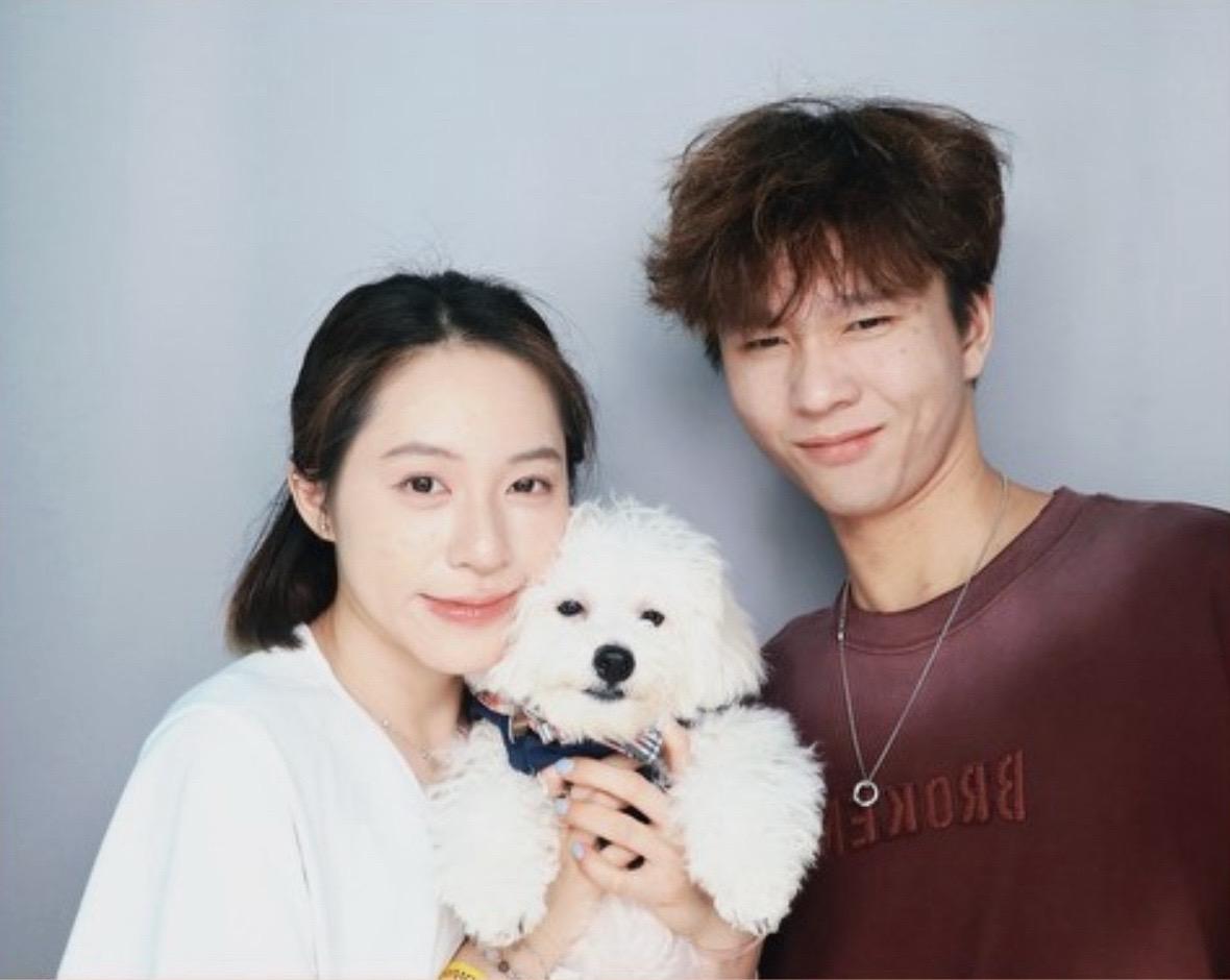 和爸爸妈妈一起拍大头贴咯🥰