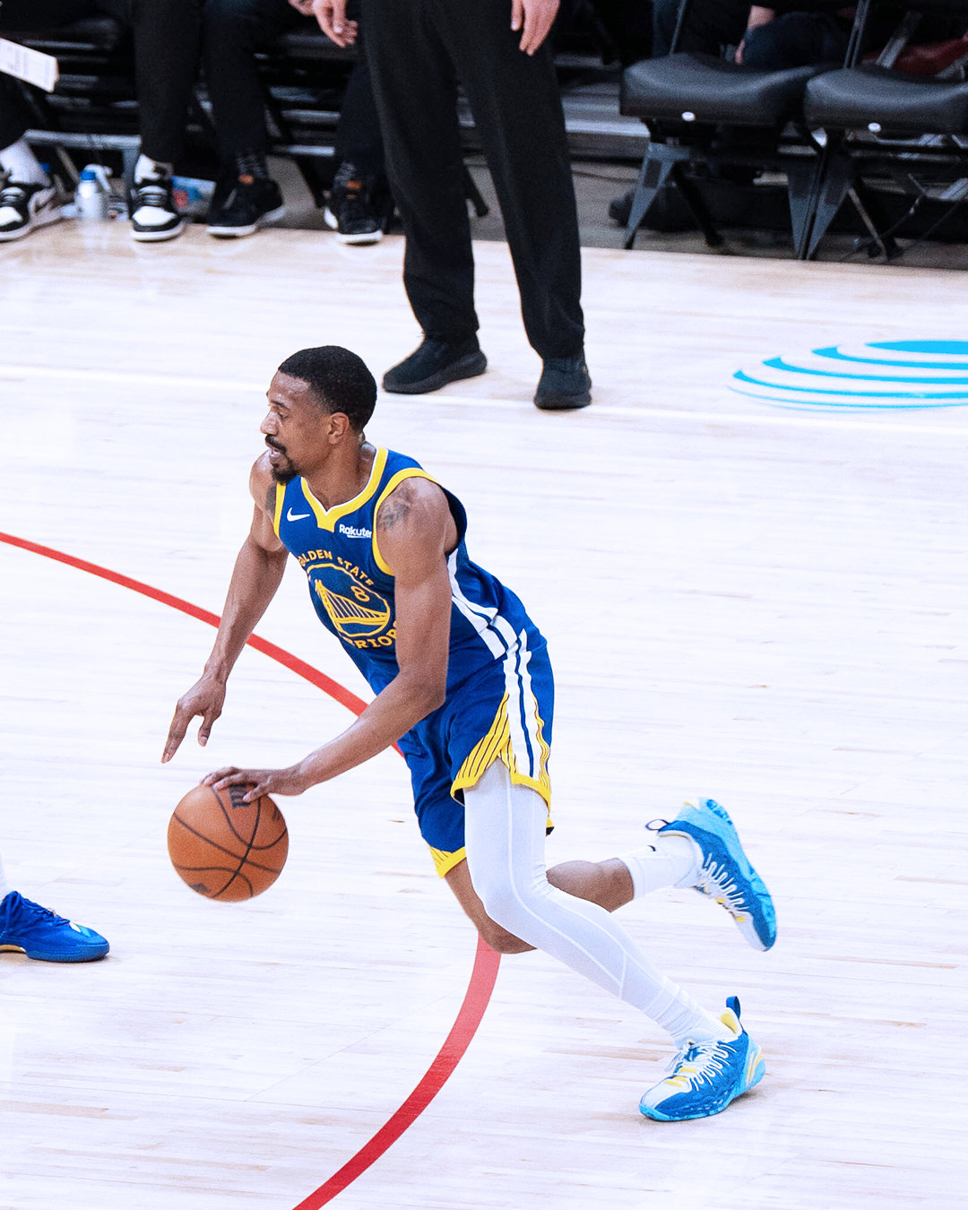 第一节结束，勇士30:20火箭；梅尔顿10分。勇士vs火箭