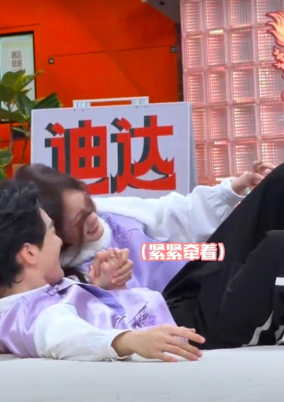 李一桐曾舜晞好强的家属感你好星期六不用思考的回应，不假思索的保护，这就是最强家属