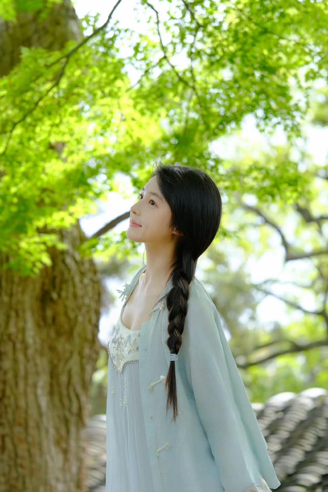 你心目中的美女是什么样子关于春天的100种释义