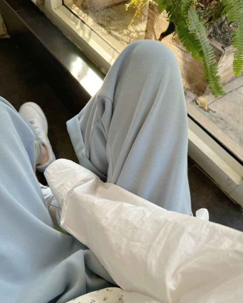 如果你是花 你才会害怕春天会离开你 但如果你就是春天 你永远都会有花 . ​​​
