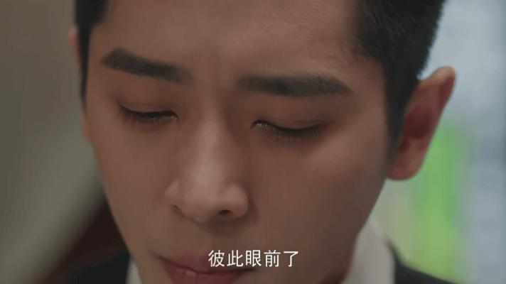玉簟秋叶平君自尽玉簟秋家妻差点变亡妻前秒还是浪漫烟花同看，下秒就是惊心动魄的对峙