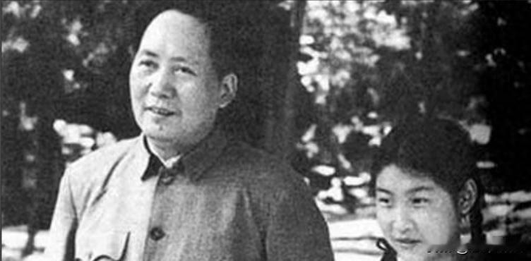 十三岁写信叫“毛主席”，她连“爸”字都不会写，那封信到底写了啥。
那封1947年