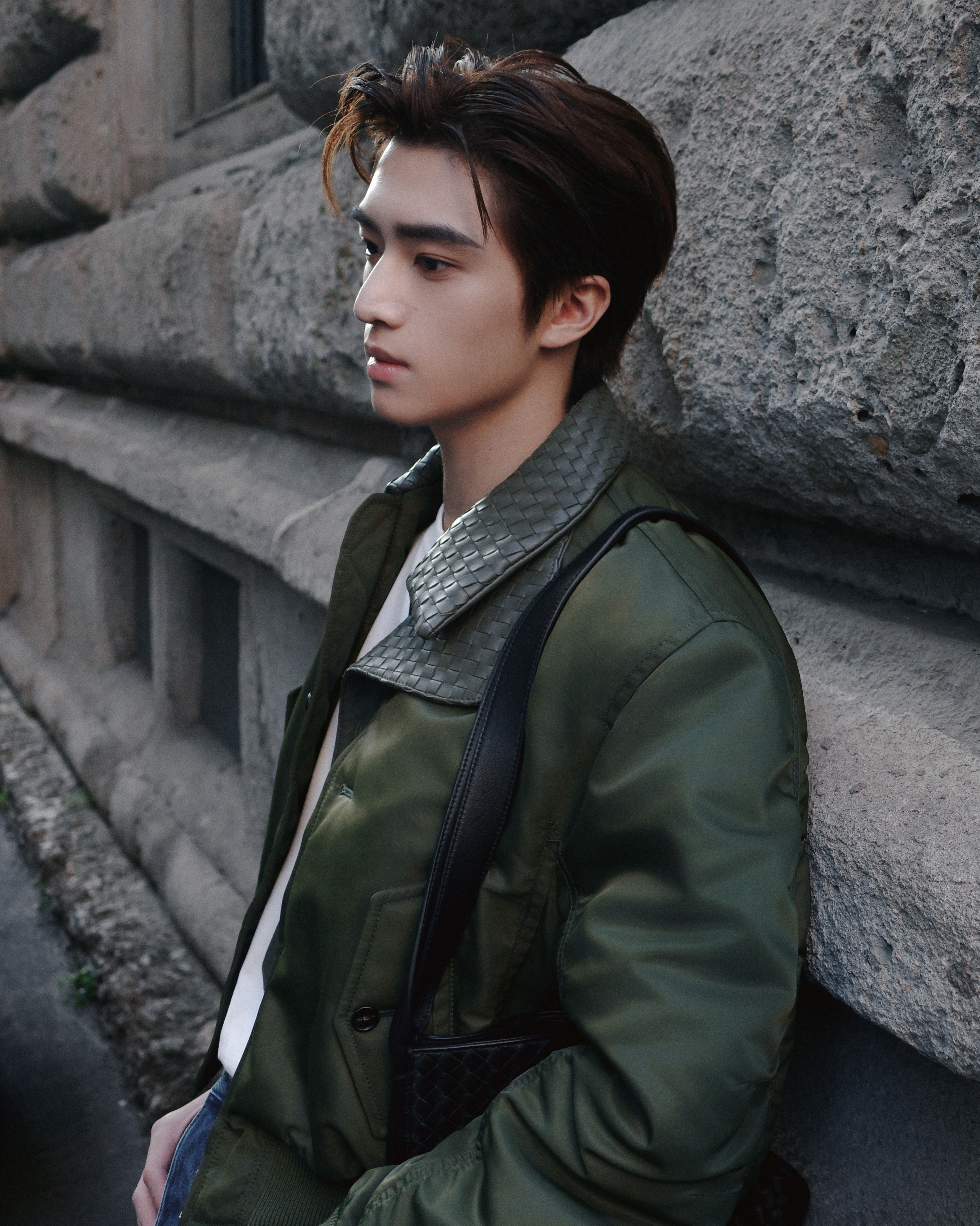 张康乐✖️Bottega Veneta全新Corriere手袋宣传大片风格大赏