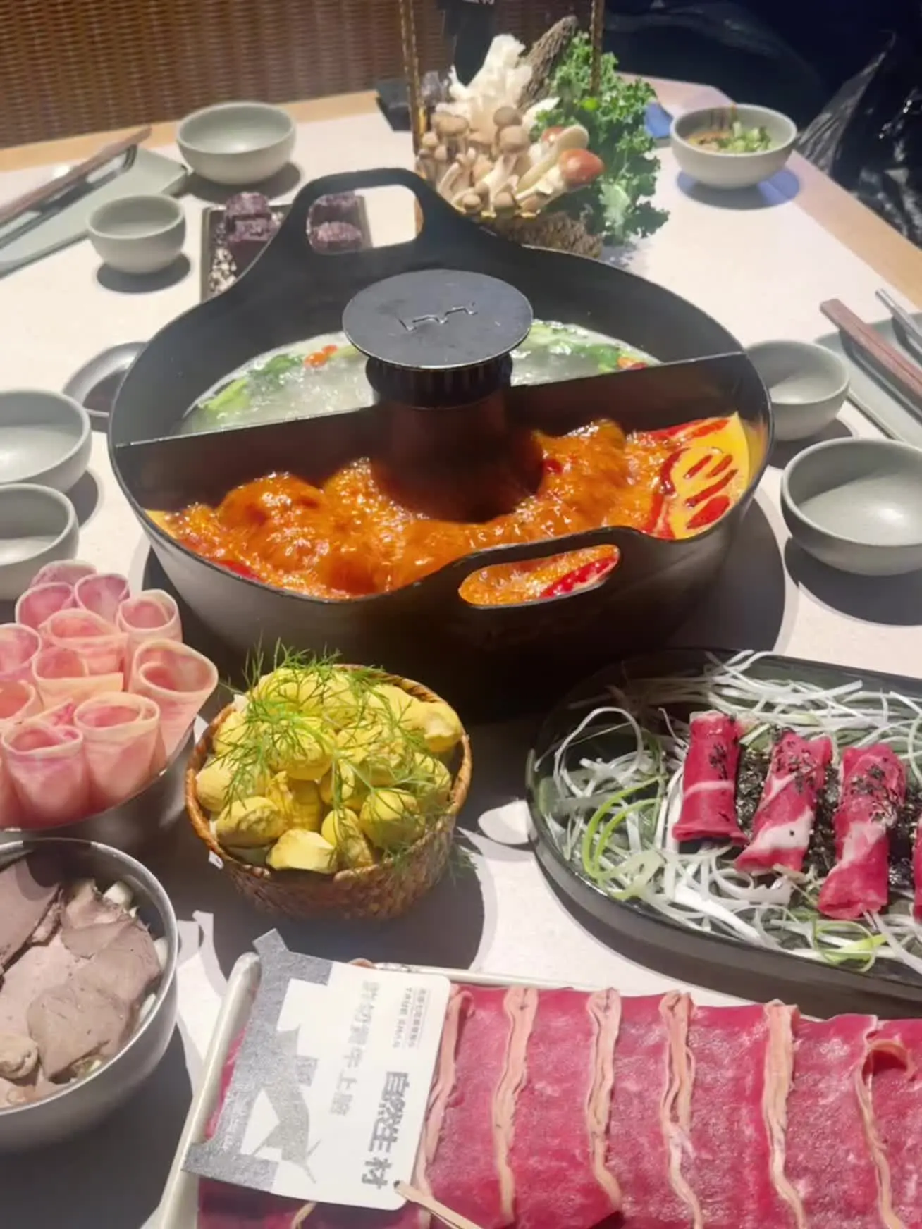 乱七八糟的这个学期 累但幸福 祝大家天天开心～
