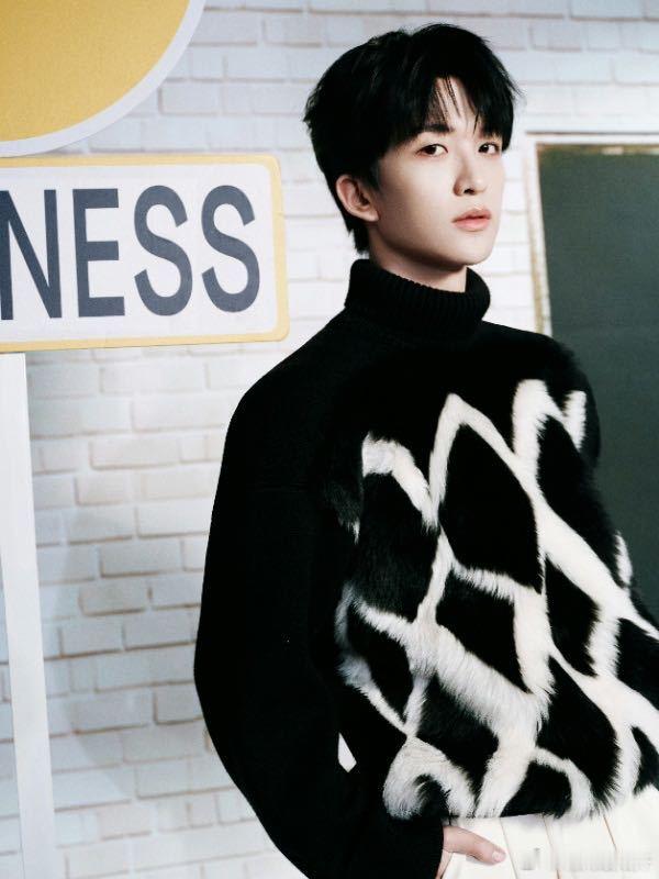 黄子弘凡在枣林湾音乐节开专场上大分，必须上大分。黄子弘凡这次的官宣可真的是让粉丝