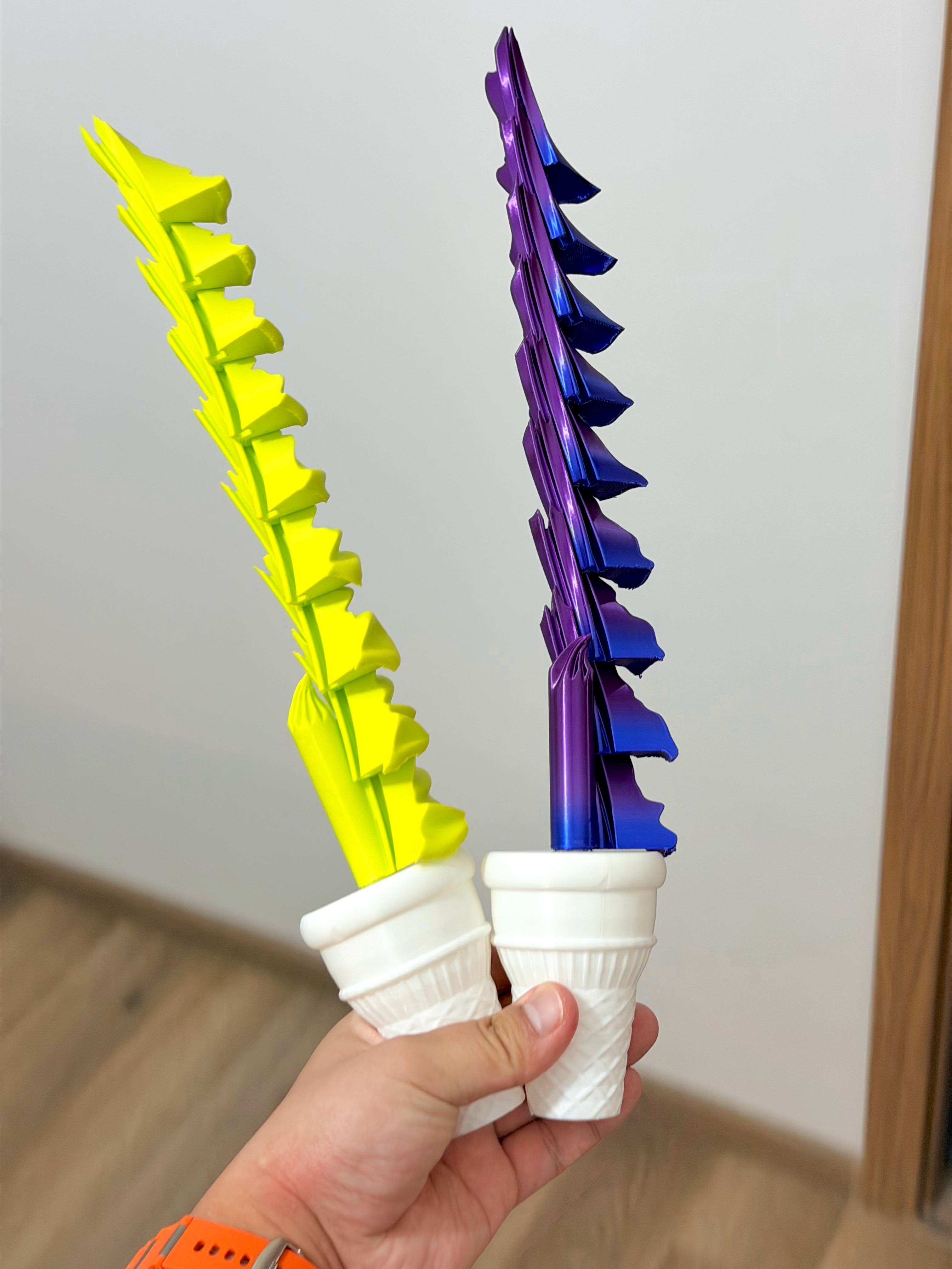 还是相当推荐你们搞个3D打印机的，无论大人还是家里面的小朋友，想打什么都自己动手