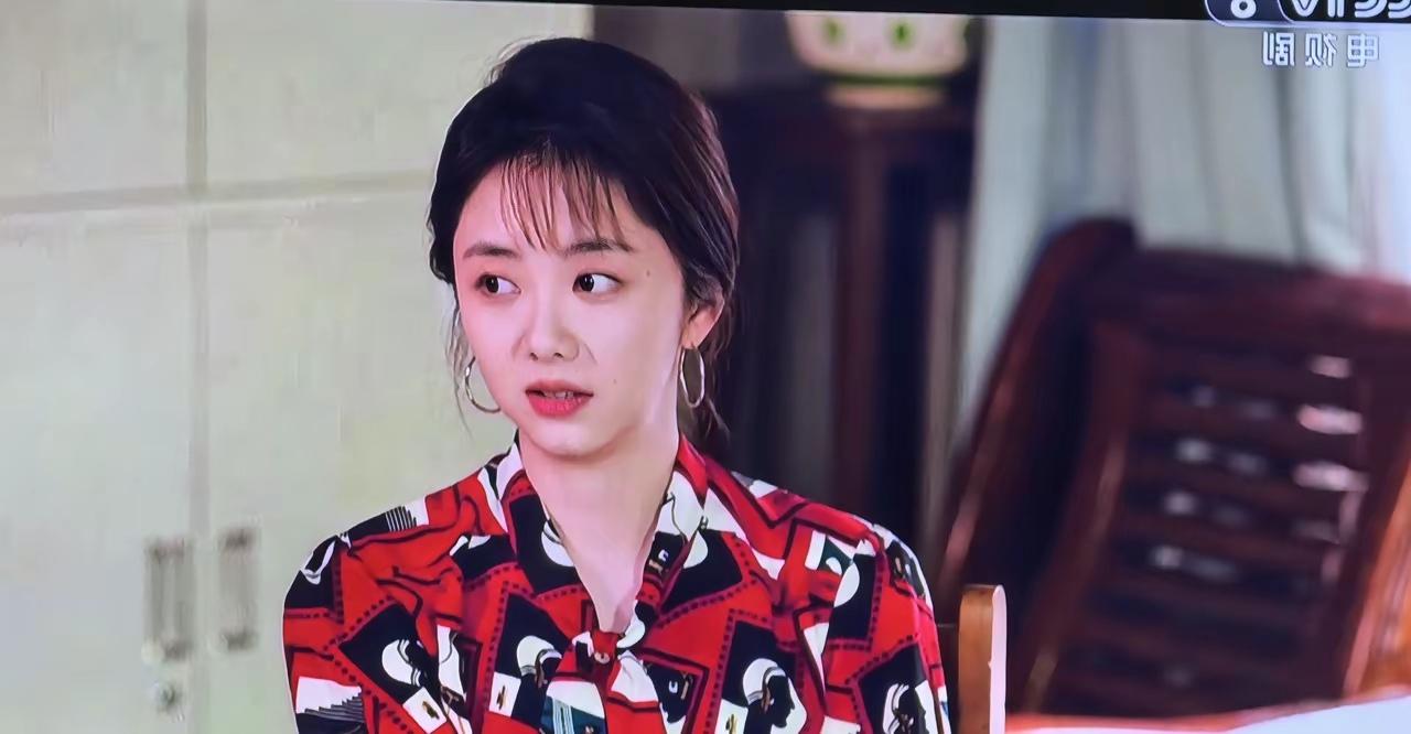 追剧《我的山与海》 方婉之卖服装成功了，靠的都是贵人相助。关键时刻怎么突然冒出许