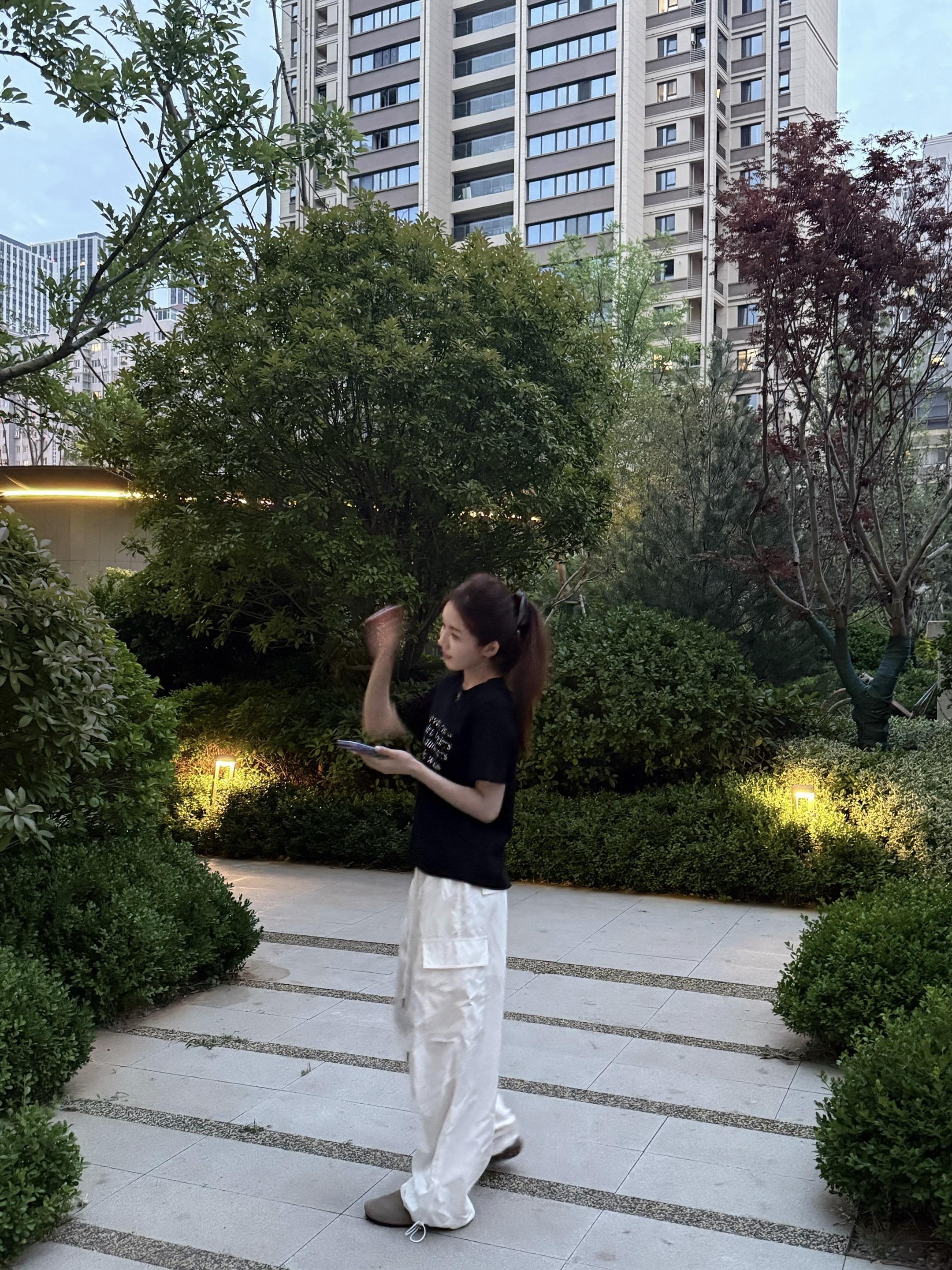 我从来不是娇滴滴的那种女孩 我有能力背负起自己对人生的期待 我不需要所...