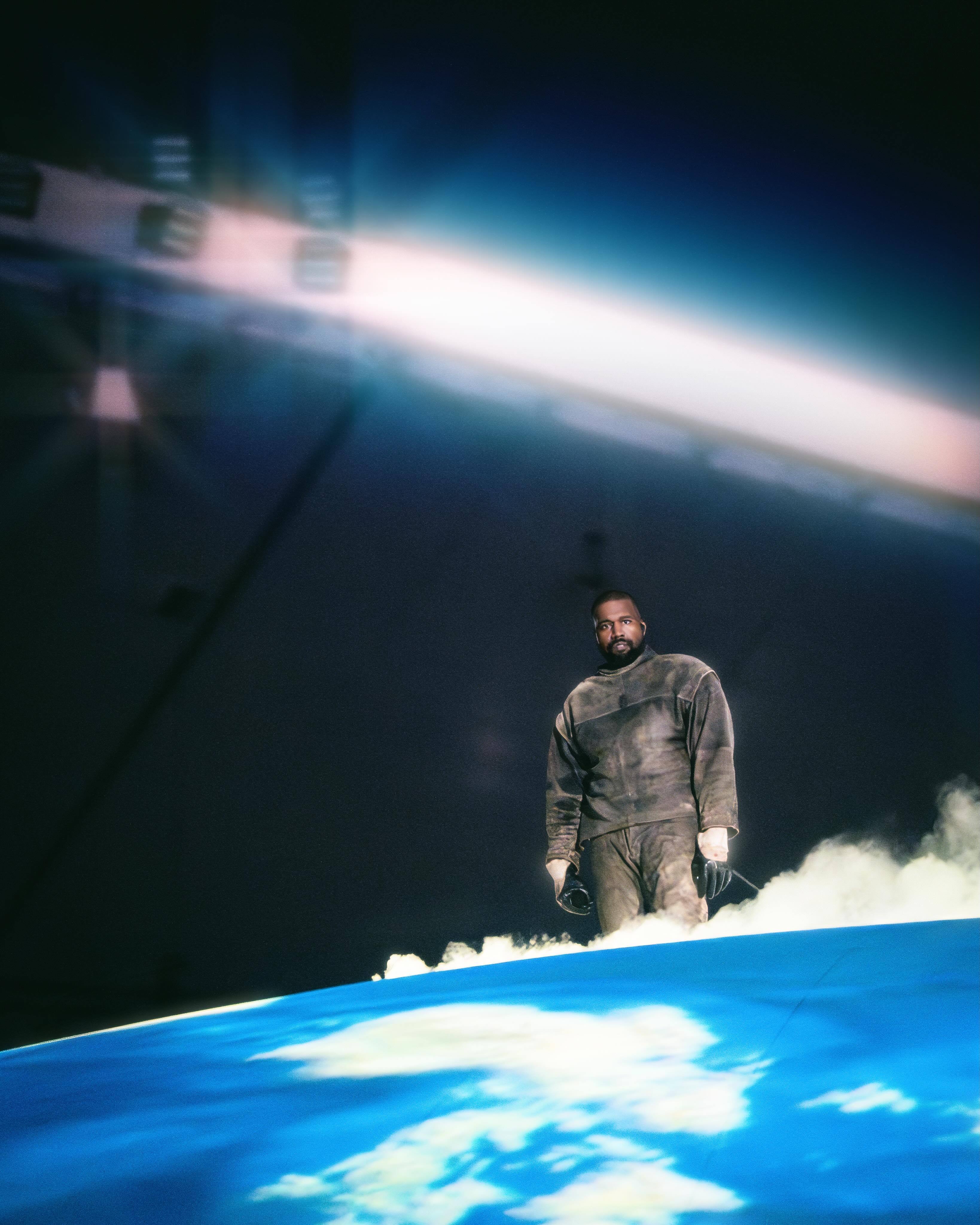 Kanye West 侃爷土耳其演唱会现场(共吸引11.8万人到场)